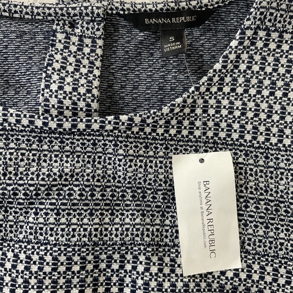 Banana Republic Black White Top Button Back Sleeveless Top Women Size Small NWT - Picture 5 of 7